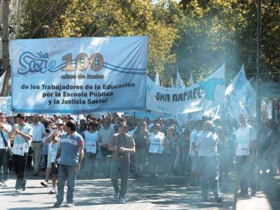 El Gobierno discutir� este a�o sueldos con el SUTE si sale Aval�o
