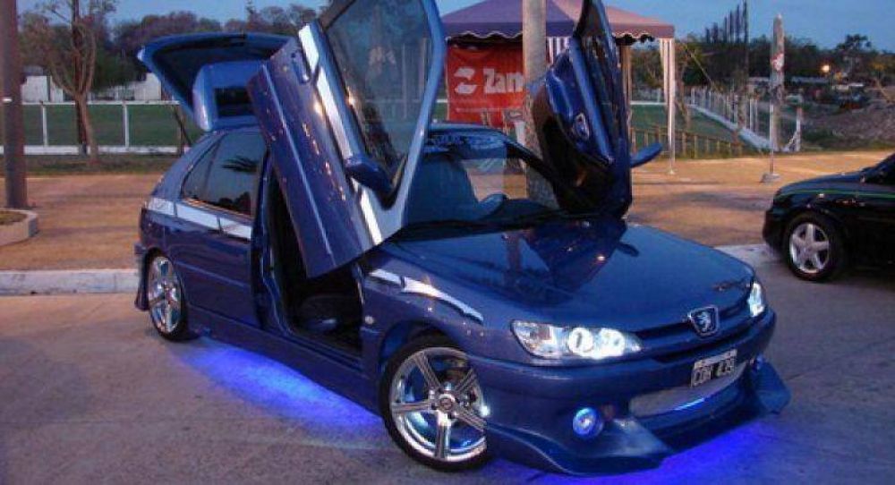 Tecno Motor Corrientes, show room en el cors�dromo