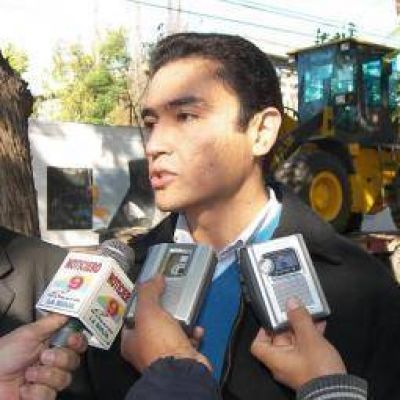 Dirigente quintelista oficializ� su candidatura a intendente