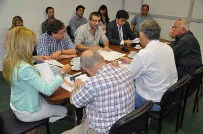 Legisladores avanzan con el an�lisis del proyecto de ley de boleto estudiantil gratuito