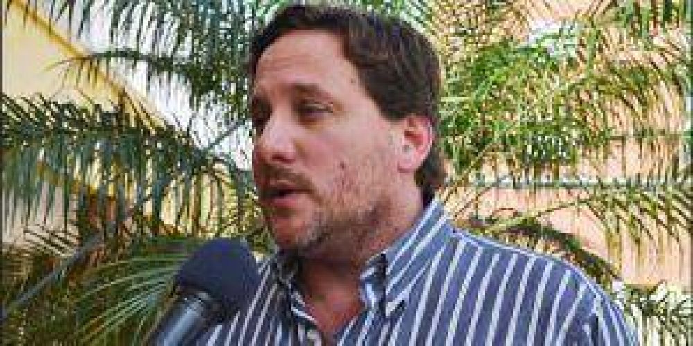 El gobierno y hoteleros desmienten haber negado sal�n a Massa
