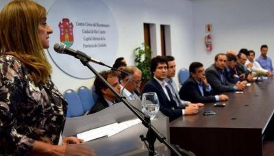 De la Sota est� convencido de pegar la elecci�n provincial con la nacional