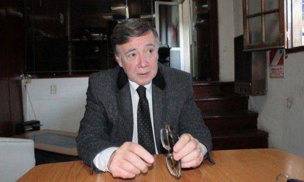 UCR le pide a De la Sota fecha de comicios y amaga con ir a la Justicia