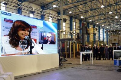 Cristina dej� oficialmente inaugurada la planta de Exal Madryn
