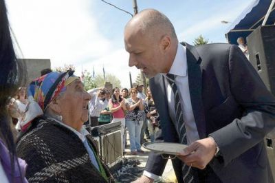 Buzzi anunci� inversiones por $ 60 millones en obras comprometidas en �Casa Abierta�