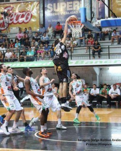 Ol�mpico logr� una ajustada victoria ante Estudiantes de Concordia y qued� cerca del S�per 8