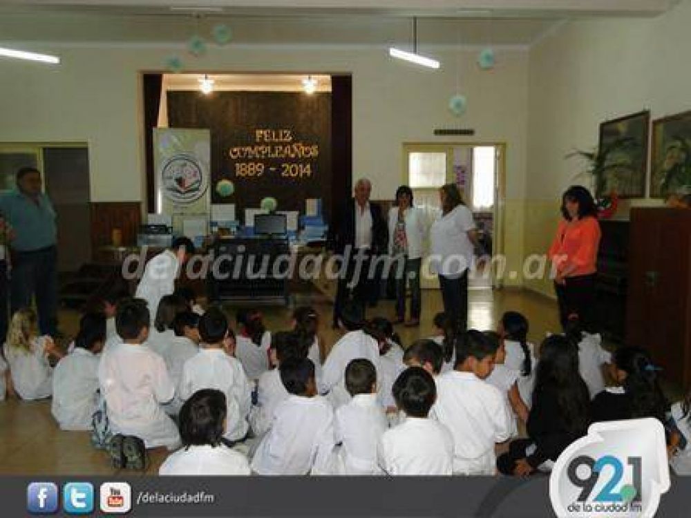 Entregaron aulas digitales en escuelas del distrito