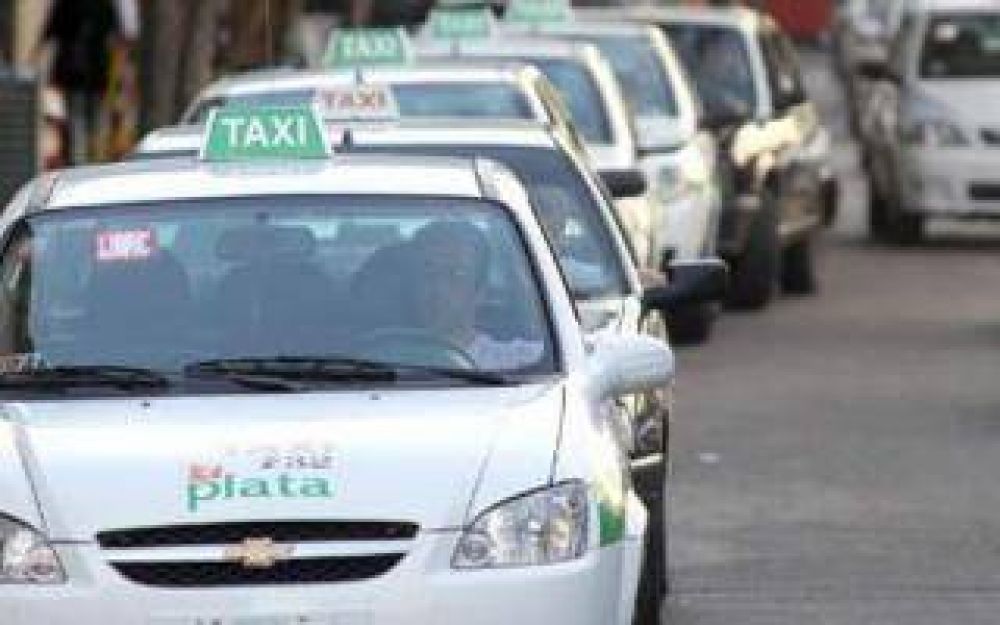 La Plata: Taxistas amenazan con paro si no aumentan las tarifas