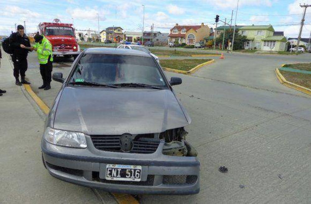Mujer hospitalizada en un accidente de tr�nsito