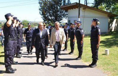 Eseverri acompa�� a Granados en el acto de egreso de 330 polic�as de la Bonaerense