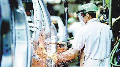 En octubre volvi� a caer la producci�n industrial y ya acumula una baja del 4,7% en el a�o
