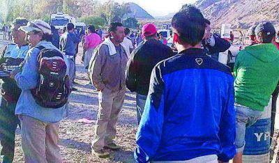 Obreros de la construcci�n cortaron la ruta 12 por trabajo