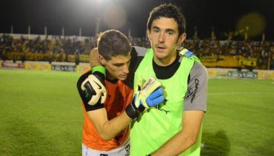 Talleres empat� ante Mitre de Santiago gracias al arquero Costa y se ilusiona