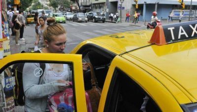Taxis: con un billete de $ 50, un viaje corto