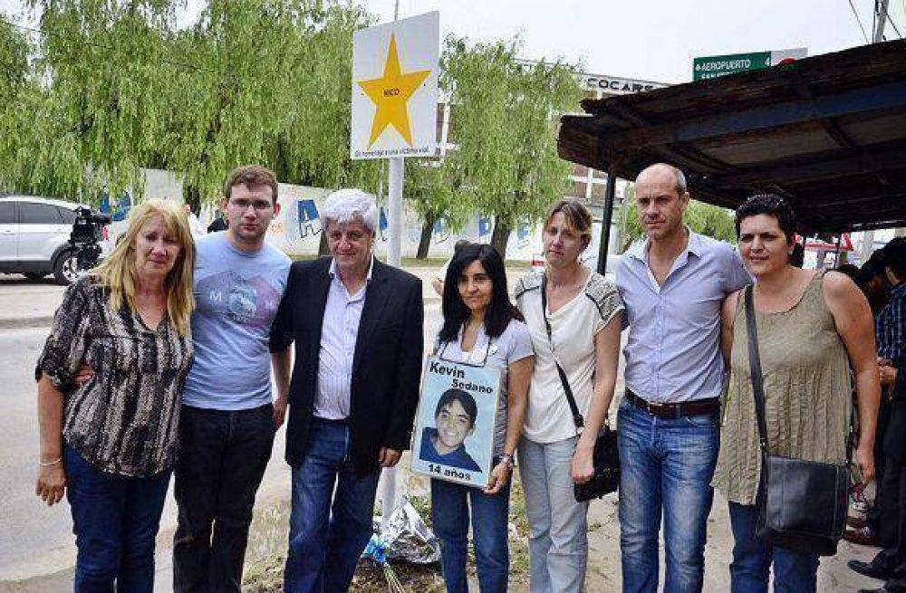 Andreotti acompa a Madres del Dolor con sus estrellas viales