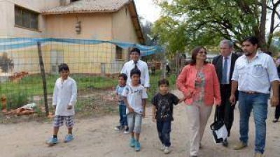 La gobernadora visit� las obras del Hogar Escuela y la Casa de Octaviano Navarro