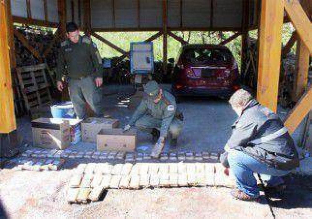 Detienen a dos paraguayos con 116 kilos de droga 