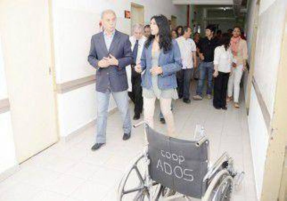 Sobisch se muestra preocupado por los hospitales p�blicos 