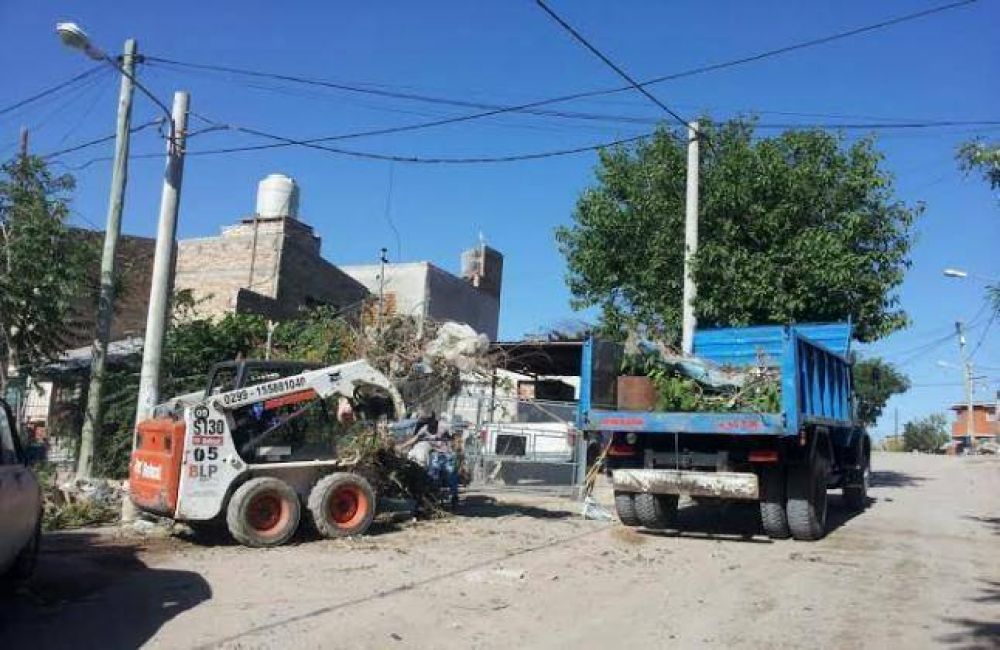 Operativos de limpieza en barrios capitalinos