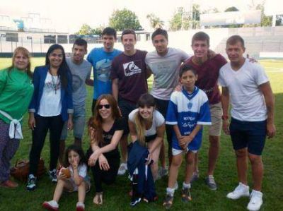 Agustina Kampfer, la ex novia de Boudou, particip� de jornada solidaria en Quilmes
