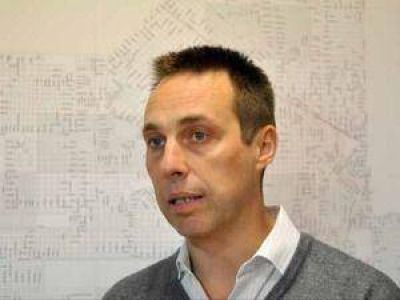 �Lomas lleva adelante medidas revolucionarias en educaci�n�