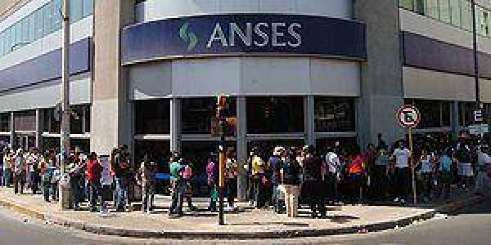 Medio aguinaldo a jubilados y pensionados