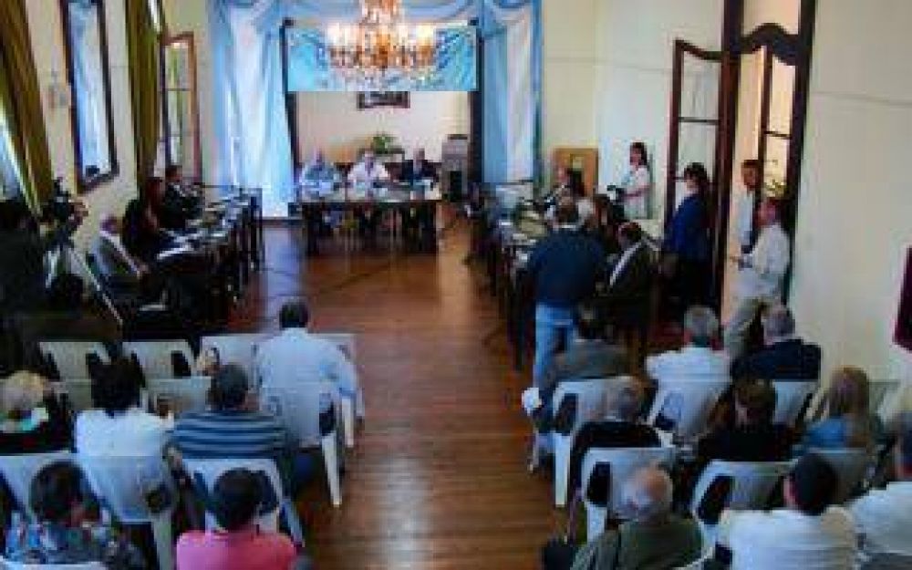 Exaltaci�n de la Cruz: Buscan regular el gasto en publicidad oficial