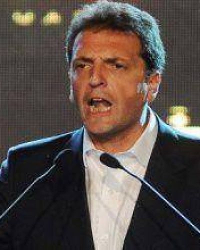 El diputado Basterra calific� de �payaso irresponsable� a Sergio Massa