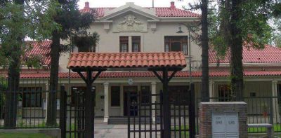 Seg�n un informe, la Universidad de Jujuy tiene un presupuesto m�s elevado que otras universidades pero menos de la mitad de graduados