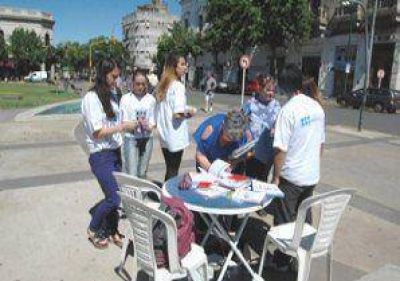 Juntaron firmas para que en Jun�n haya una casa - hogar