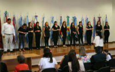 Egresaron en el Poder Judicial interpretes de lengua de se�as argentinas 