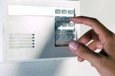 En Santiago comenzaron a solicitar alarmas en v�speras de las vacaciones