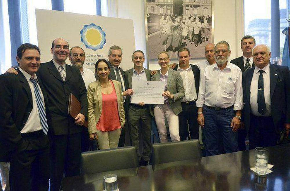 F�brica Militar de Azul distinguida en Calidad