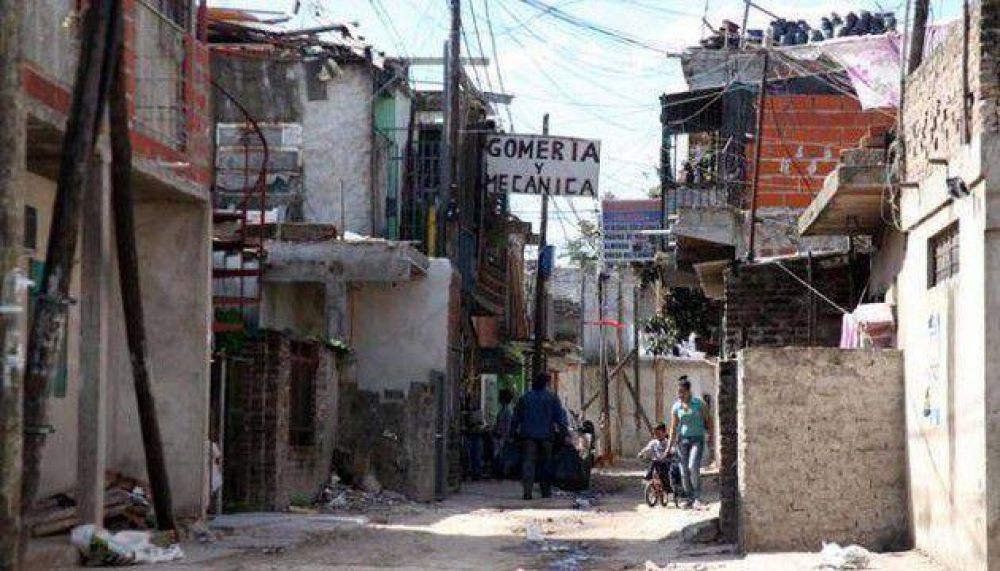 Relocalizar�n a m�s de 1.000 familias que viven en la Villa 21-24
