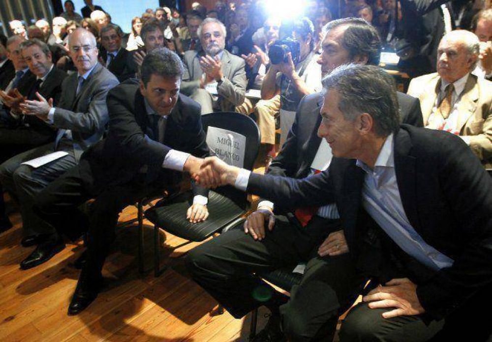 Los presidenciables de la oposici�n oyeron reclamos de empresarios