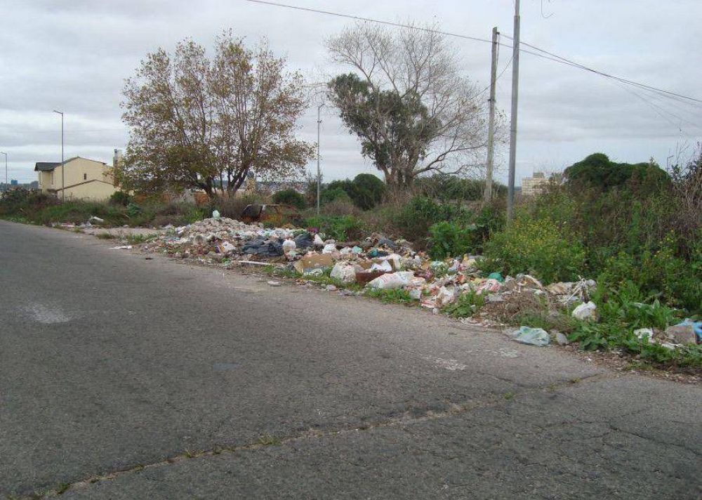 �El municipio cre� basurales clandestinos oficializados�