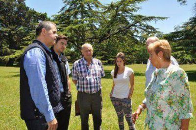 �Topo� Rodr�guez con la Sociedad Rural y la C�mara de Comercio de 30 de Agosto