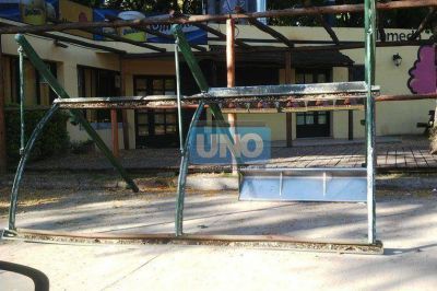 La Municipalidad de Paran� instala y renueva garitas de colectivo