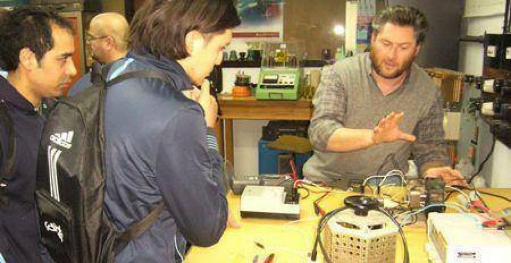 La Facultad de Ingenier�a colabora en el aprendizaje de oficios