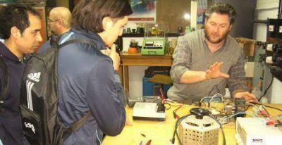 La Facultad de Ingenier�a colabora en el aprendizaje de oficios