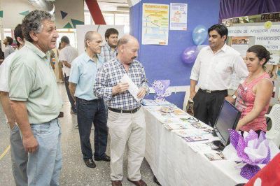 El Intendente Inza estuvo presente en la inauguraci�n de la Expo Salud 2014