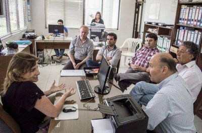 El intendente visit� la planta productiva de Luz Azul