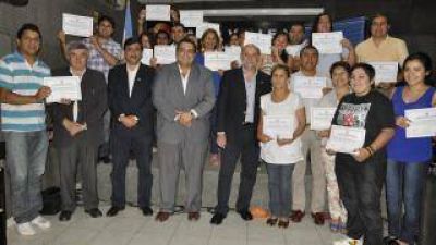M�s de 300 docentes y no docentes participaron de capacitaci�n de la universidad en Valle Viejo