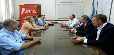 El Ministerio de la Producci�n y el INTA firmaron un acuerdo para aportar competitividad a productores y pymes l�cteas 