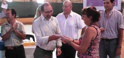 Entregaron microcr�ditos por m�s de 170 mil pesos a emprendedores de Eldorado