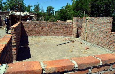 Construyen sus casas despu�s de salir del trabajo