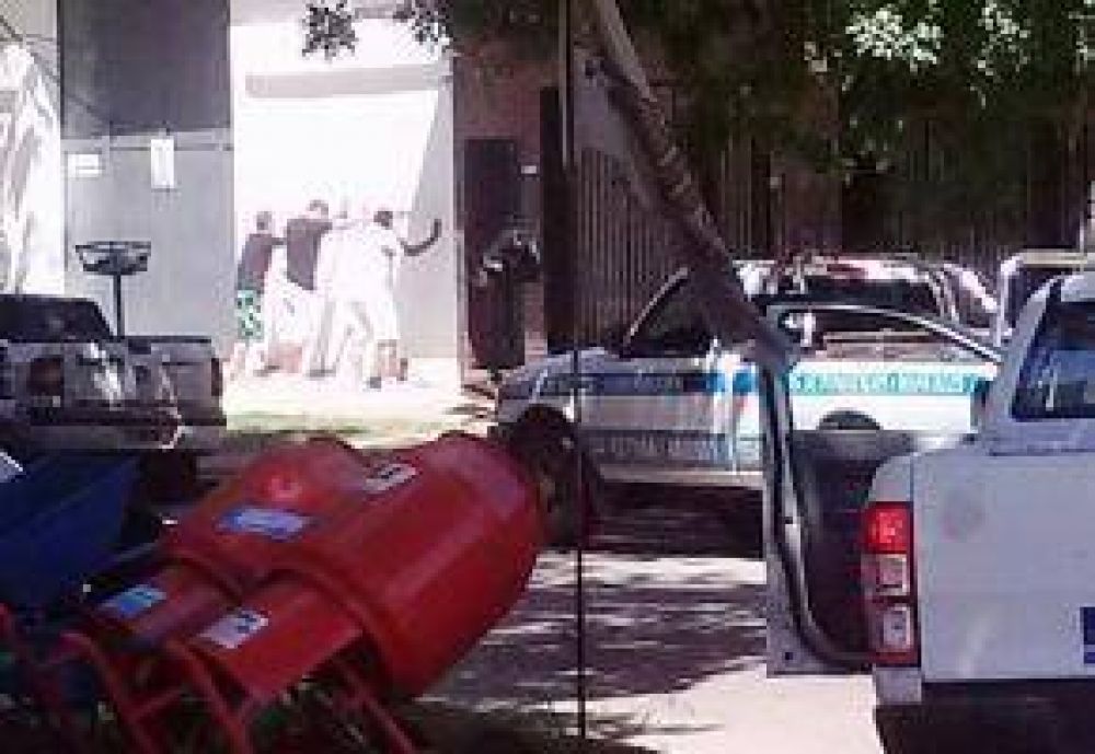 Tras persecuci�n por el centro, detuvieron a tres nicole�os y secuestraron un auto robado