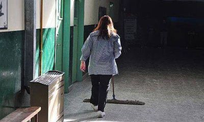  Denuncian �mugre y desidia� en una escuela de Col�n y 212