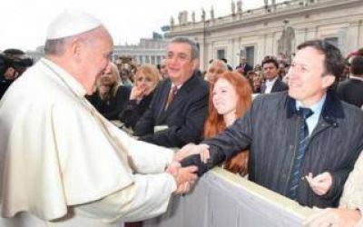 Bevilacqua salud� al Papa Francisco en el Vaticano