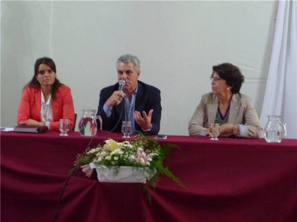 Se desarroll� la Primera Jornada por los Derechos de la Mujer